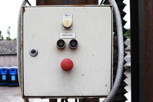 MRD-vehicle-lift-buttons-2015-EM