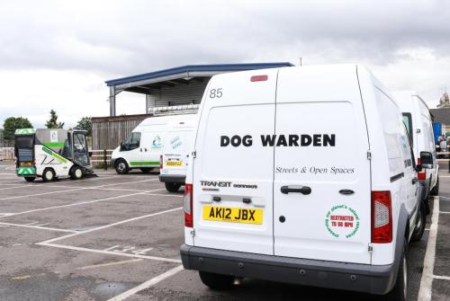 MRD-dog-warden-van-2015-EM