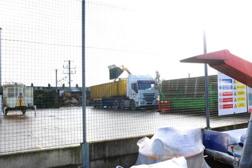 MRD-lorry-in-recycling-centre-205-EM